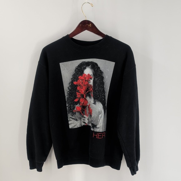 H.E.R. Other - H.E.R. Crew Neck Roses & Girl Graphic Classic Pullover Sweatshirt Black Size M